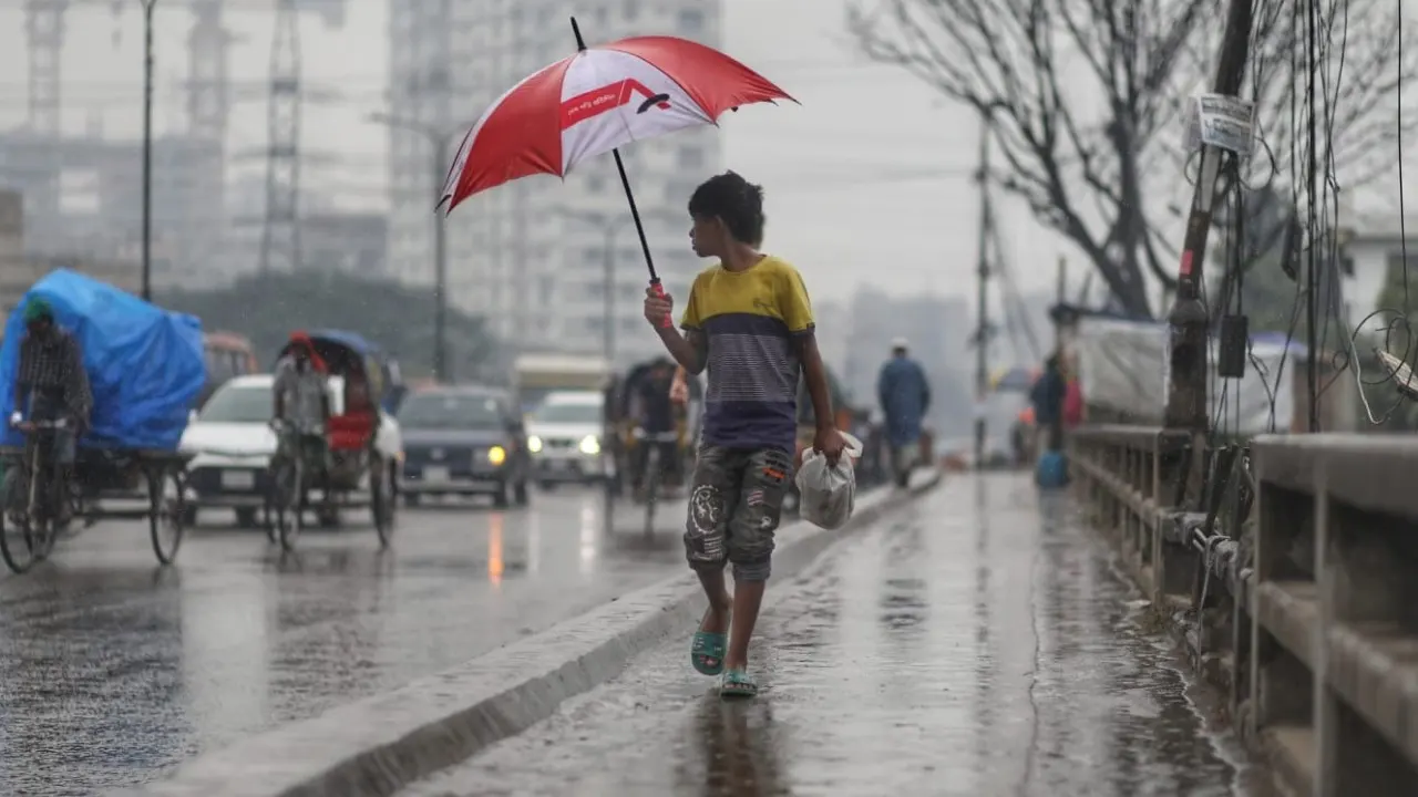 দুপুরের মধ্যে ঢাকায় বৃষ্টির সম্ভাবনা দুপুরের মধ্যে ঢাকায় বৃষ্টির সম্ভাবনা