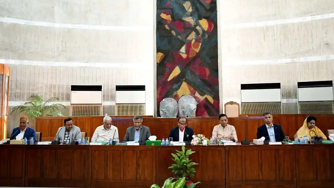 আপনারা প্রজাতন্ত্রের কর্মচারী, কোনো দল বা ব্যক্তির নন আপনারা প্রজাতন্ত্রের কর্মচারী, কোনো দল বা ব্যক্তির নন