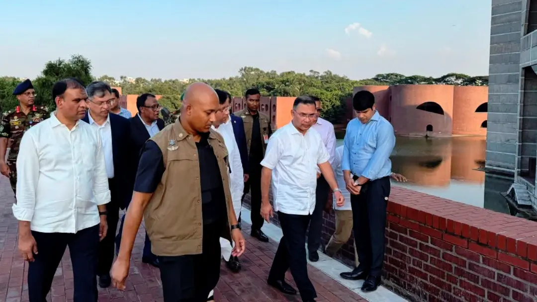 সংসদ ভবন প্রাঙ্গণ পরিচ্ছন্ন ও সংস্কারের নির্দেশ প্রধানমন্ত্রীর সংসদ ভবন প্রাঙ্গণ পরিচ্ছন্ন ও সংস্কারের নির্দেশ প্রধানমন্ত্রীর
