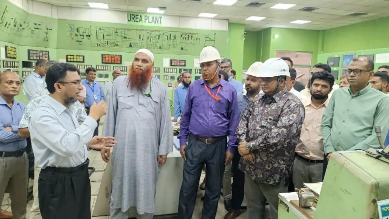 ‘দেশের সব সারকারখানা চালু করে আমদানি ব্য়য় সাশ্রয় করতে চায় সরকার’